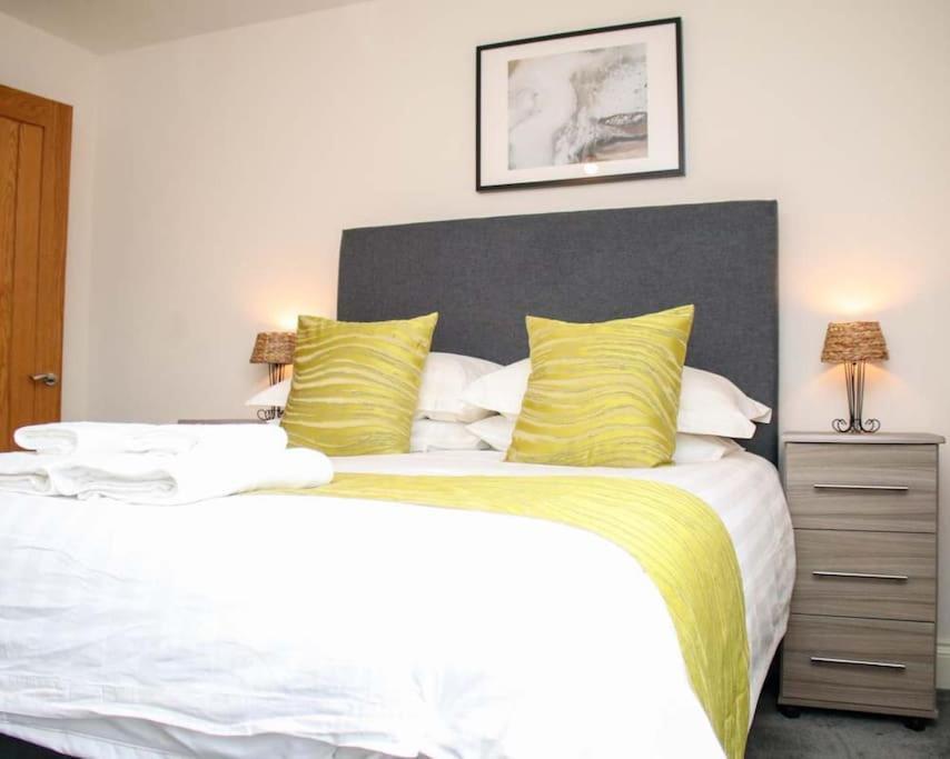 Luxe Living Guest House-Sleeps 6-Private Parking-Free Wifi-Beach-City Swansea Ngoại thất bức ảnh