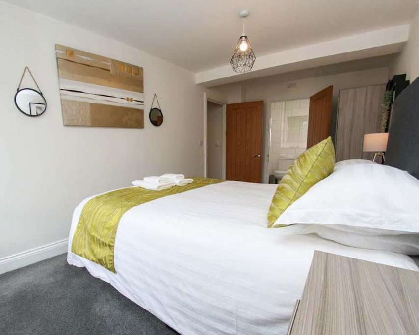 Luxe Living Guest House-Sleeps 6-Private Parking-Free Wifi-Beach-City Swansea Ngoại thất bức ảnh
