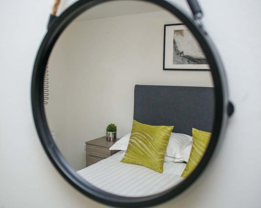 Luxe Living Guest House-Sleeps 6-Private Parking-Free Wifi-Beach-City Swansea Ngoại thất bức ảnh